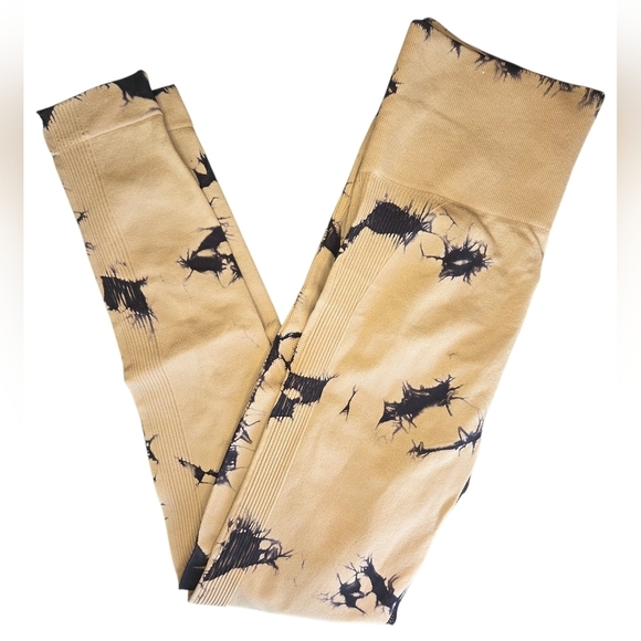 Pants - Tan and Black Patterned Althletic/Workout Leggings
